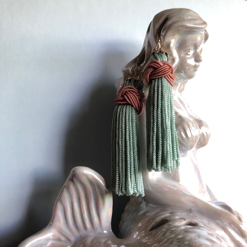 🌺 3/$12 Francesca’s Tassel Earrings